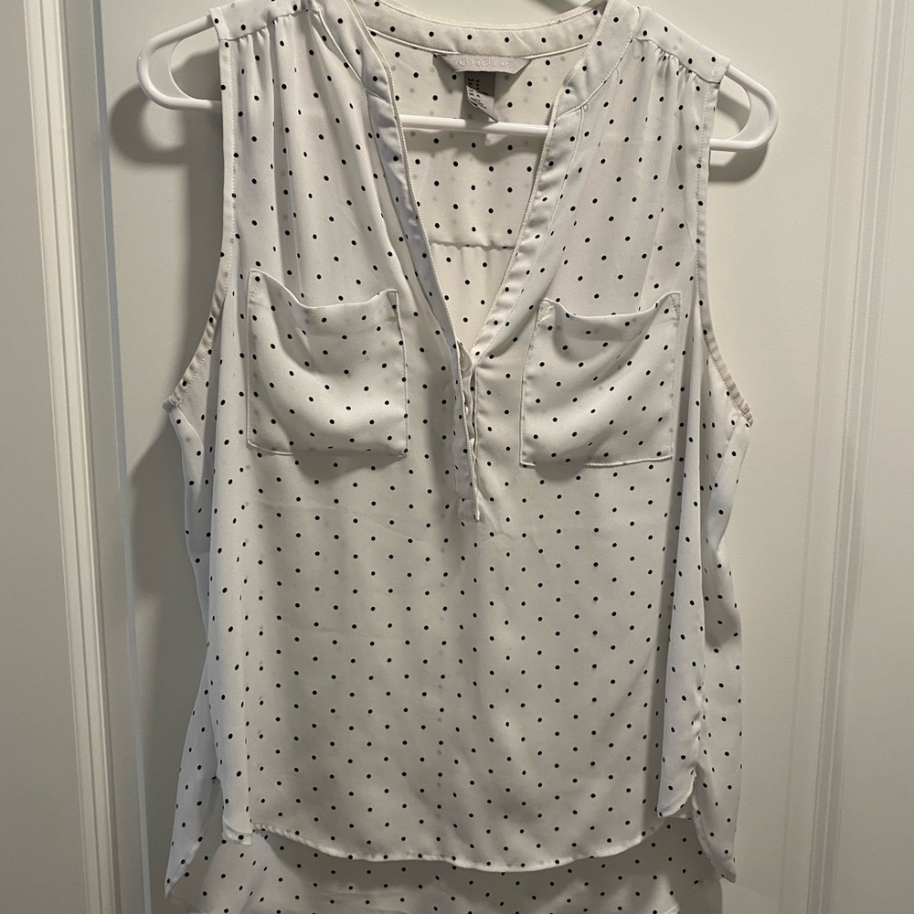 Sleeveless blouse
